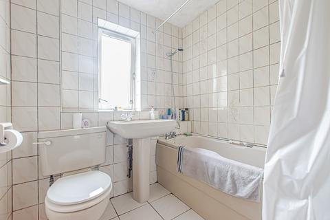 49 Carleton Gate, Giffnock, Glasgow, G46 6NU