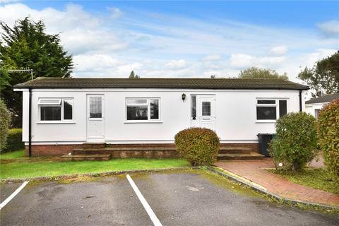 2 bedroom detached house for sale, Bonehurst Road, Horley, RH6