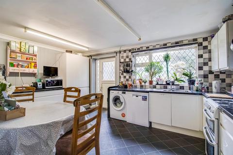24 Haldane Crescent, Wakefield, WF1 4TE
