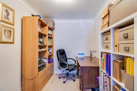 24 Haldane Crescent, Wakefield, WF1 4TE
