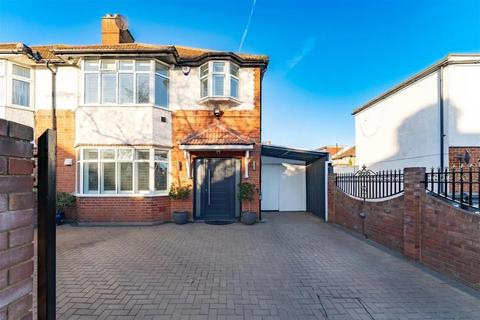 3 bedroom semi-detached house for sale, Hounslow, TW5