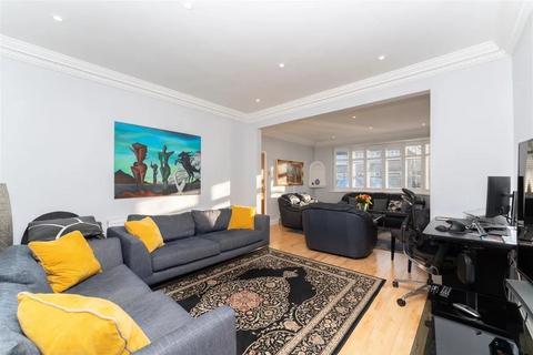 undefined, Shelley Crescent, Heston, TW5