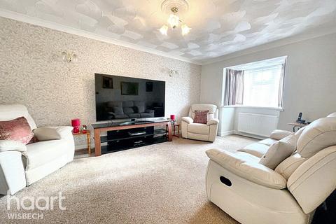 4 bedroom detached house for sale, Orchard Drive, West Walton