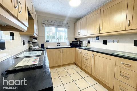 4 bedroom detached house for sale, Orchard Drive, West Walton