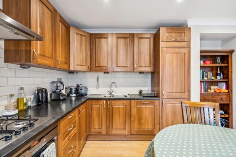 2 bedroom flat to rent, Aylmer Road, London, UK