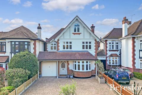 192 Corbets Tey Road, Upminster, RM14 2BJ