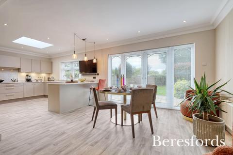 192 Corbets Tey Road, Upminster, RM14 2BJ