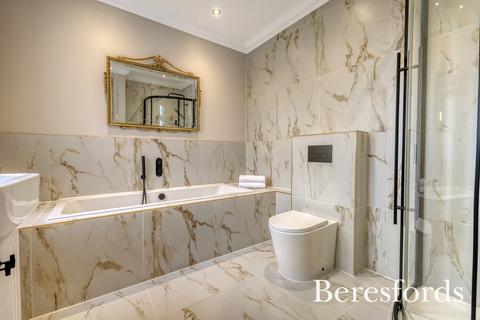 192 Corbets Tey Road, Upminster, RM14 2BJ