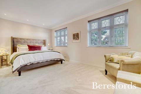 192 Corbets Tey Road, Upminster, RM14 2BJ