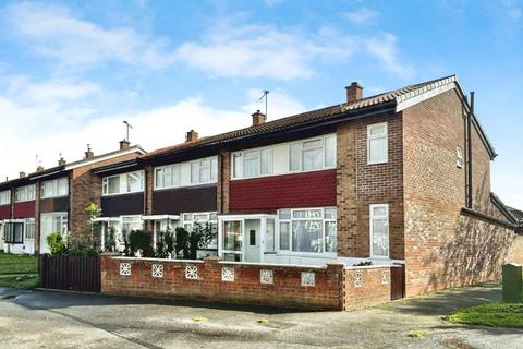 3 bedroom end of terrace house to rent, Parlaunt Road, Langley SL3