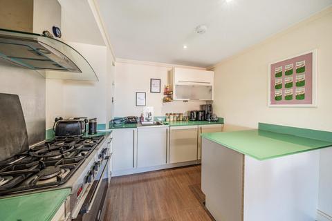 2 bedroom flat for sale, Upper Richmond Road, Putney