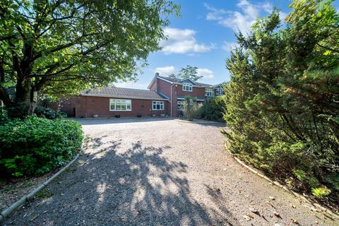 5 bedroom detached house for sale, Norwich Road, Attleborough NR17