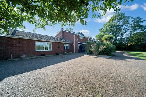 5 bedroom detached house for sale, Norwich Road, Attleborough NR17