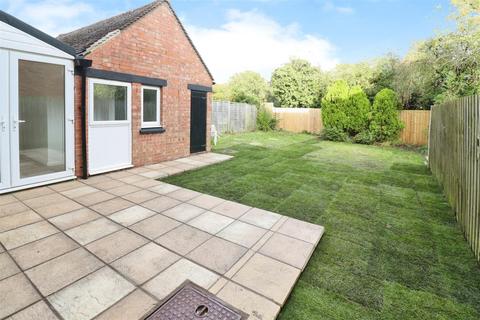 3 bedroom end of terrace house for sale, The Hedges, Rushden NN10