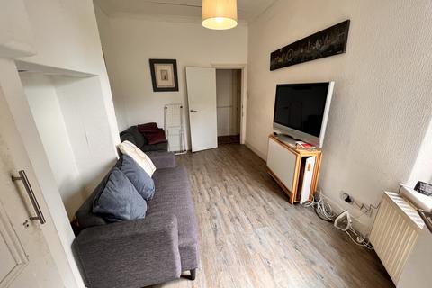 1 bedroom in a house share to rent, Maidstone Road, London N11