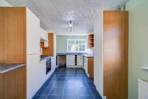 18 Greenfield Way, Wrenthorpe, Wakefield, WF2 0TN