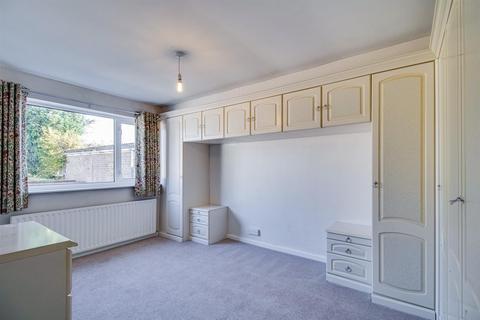 18 Greenfield Way, Wrenthorpe, Wakefield, WF2 0TN