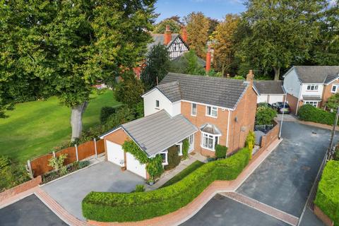 4 bedroom detached house for sale, Denton Avenue, Roundhay