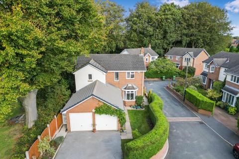 4 bedroom detached house for sale, Denton Avenue, Roundhay