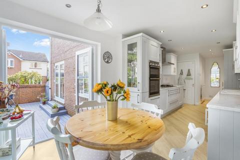 4 bedroom detached house for sale, Denton Avenue, Roundhay