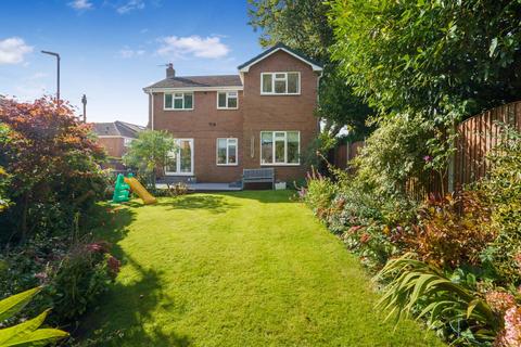 4 bedroom detached house for sale, Denton Avenue, Roundhay