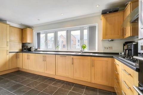 3 bedroom end of terrace house for sale, Sutton Road, Maidstone, ME15