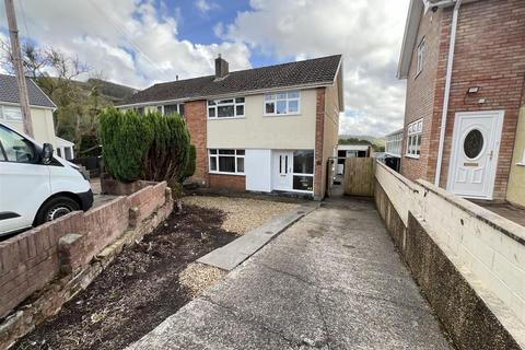 18 Derwent Drive, Aberdare, CF44 0LN