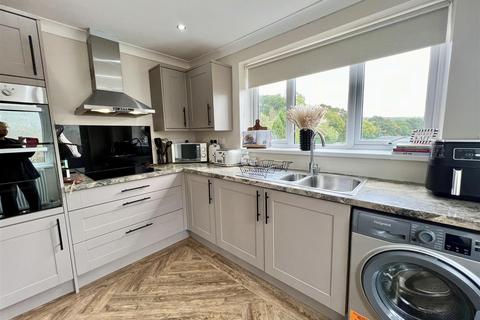 18 Derwent Drive, Aberdare, CF44 0LN