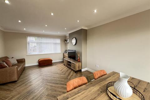 18 Derwent Drive, Aberdare, CF44 0LN