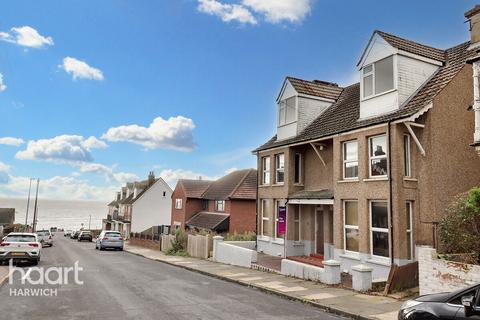 Beach Road, Harwich