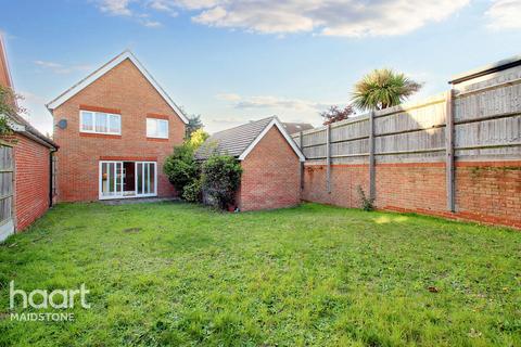 3 bedroom detached house for sale, New Hythe Lane, Aylesford