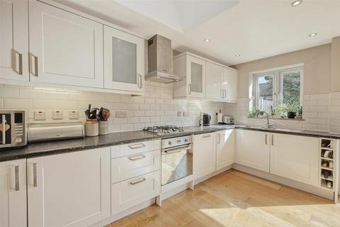 119 Murchison Road, London, E10 6LY