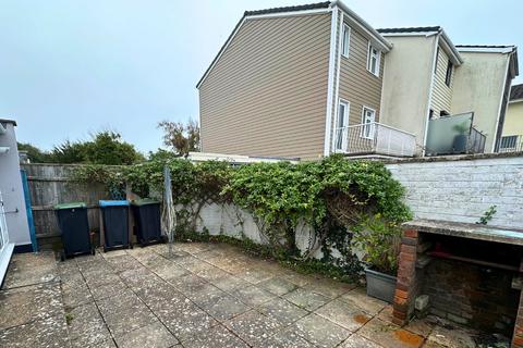 3 bedroom end of terrace house to rent, Mudeford, Christchurch, Dorset. BH23 3NQ