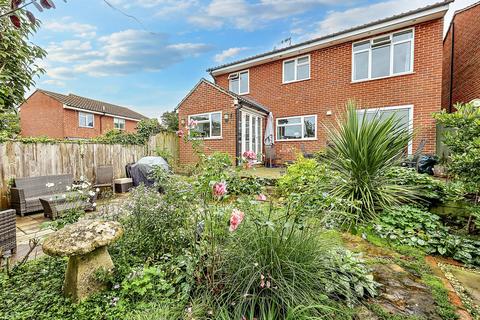 4 bedroom detached house for sale, Gerald Close, Burgess Hill, RH15