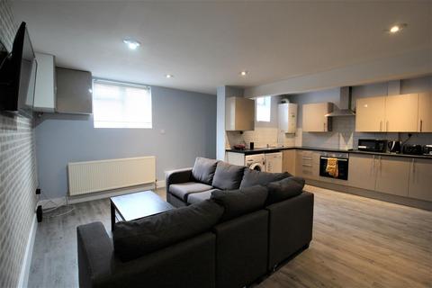 4 bedroom terraced house to rent, Mayville Street, Hyde Park, Leeds, LS6 1ND