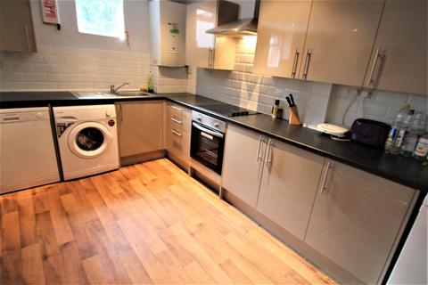 4 bedroom terraced house to rent, Mayville Street, Hyde Park, Leeds, LS6 1ND