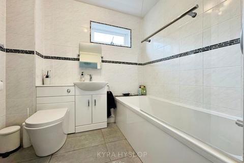 21 Bowring Close, Exeter, EX1 3TU