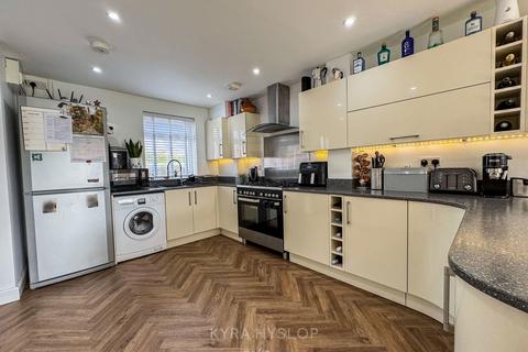 21 Bowring Close, Exeter, EX1 3TU