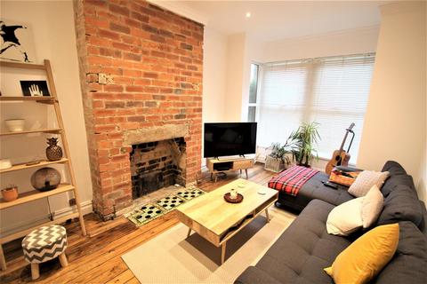 4 bedroom terraced house to rent, Meanwood Road, Meanwood, Leeds, LS7 2LP