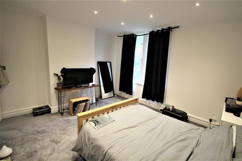 4 bedroom terraced house to rent, Meanwood Road, Meanwood, Leeds, LS7 2LP