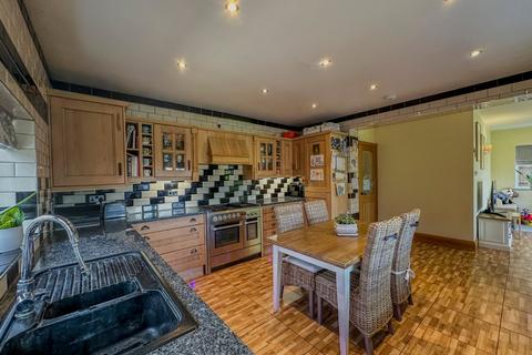 5 bedroom bungalow for sale, West Street, Winterton, Scunthorpe, North Lincolnshire, DN15