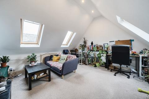 2 bedroom apartment for sale, Culverley Road, London