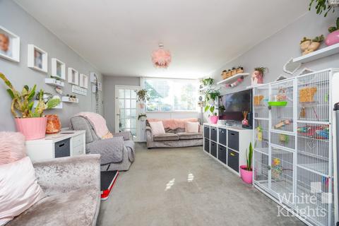 61 Hexham Road, Reading, RG2 7UA