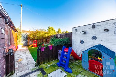 61 Hexham Road, Reading, RG2 7UA