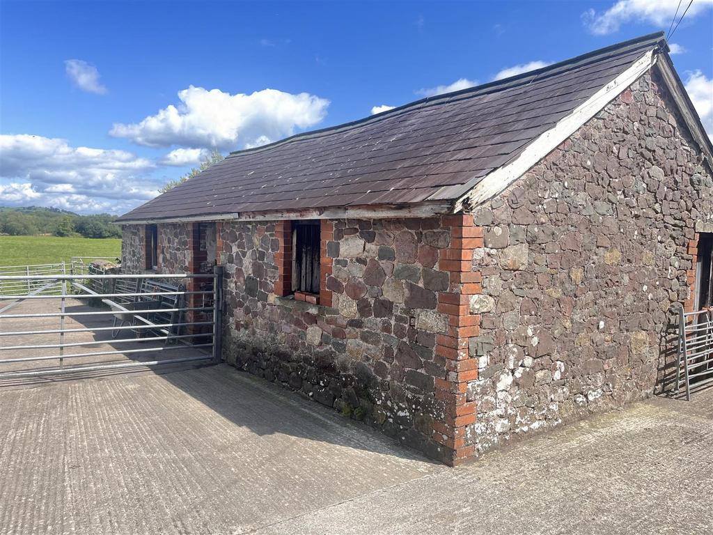 House in Llangadog - View 2