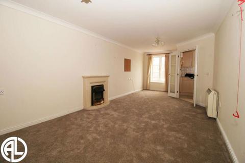 2 bedroom flat for sale, Paynes Park, Hitchin, Hertfordshire, SG5 1EJ