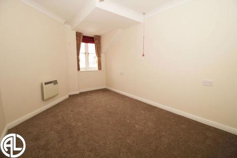 2 bedroom flat for sale, Paynes Park, Hitchin, Hertfordshire, SG5 1EJ