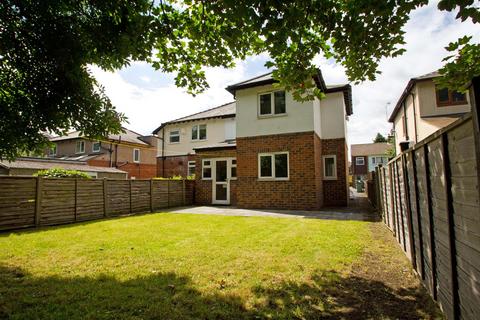 4 bedroom semi-detached house to rent, St Annes Drive, Headingley, Leeds, LS4 2RZ