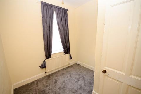 3 bedroom flat for sale, Queen Street, Birtley