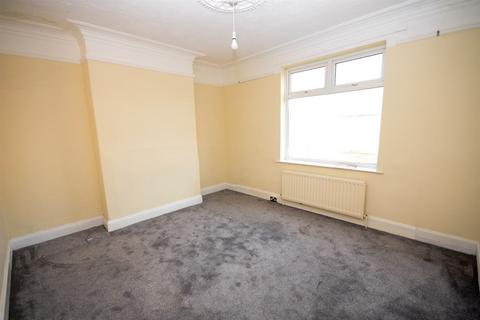 3 bedroom flat for sale, Queen Street, Birtley